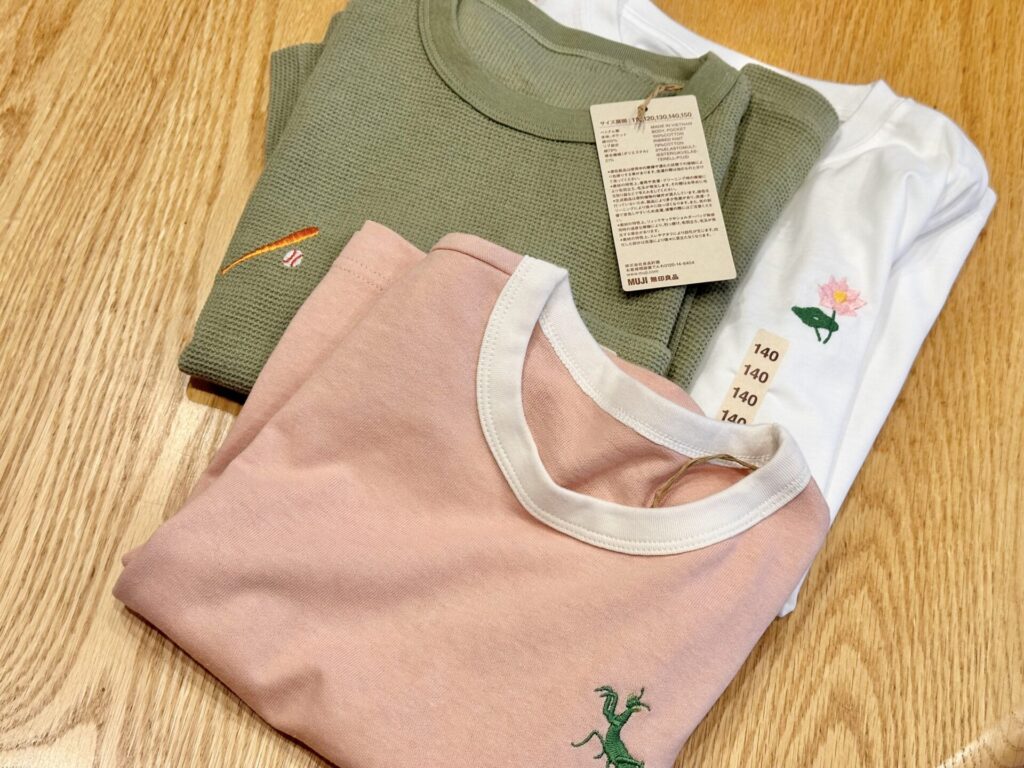 刺繍したTシャツ