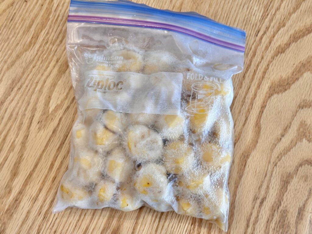 剥いた栗を冷凍したところ