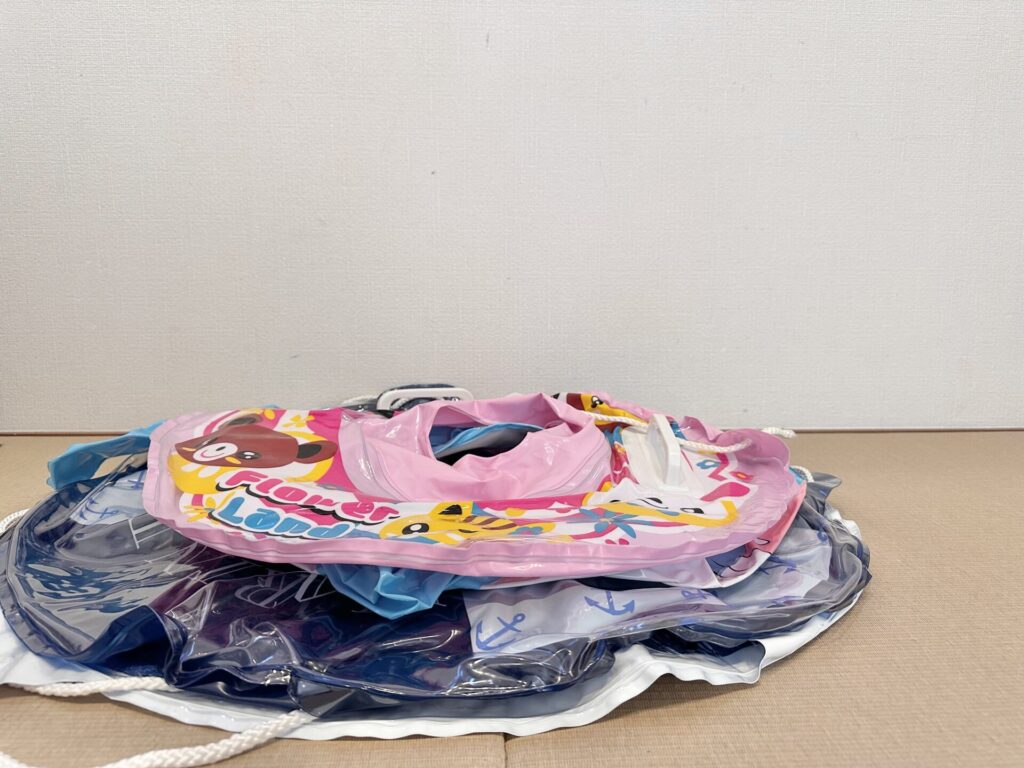 空気を完全に抜いた浮き輪